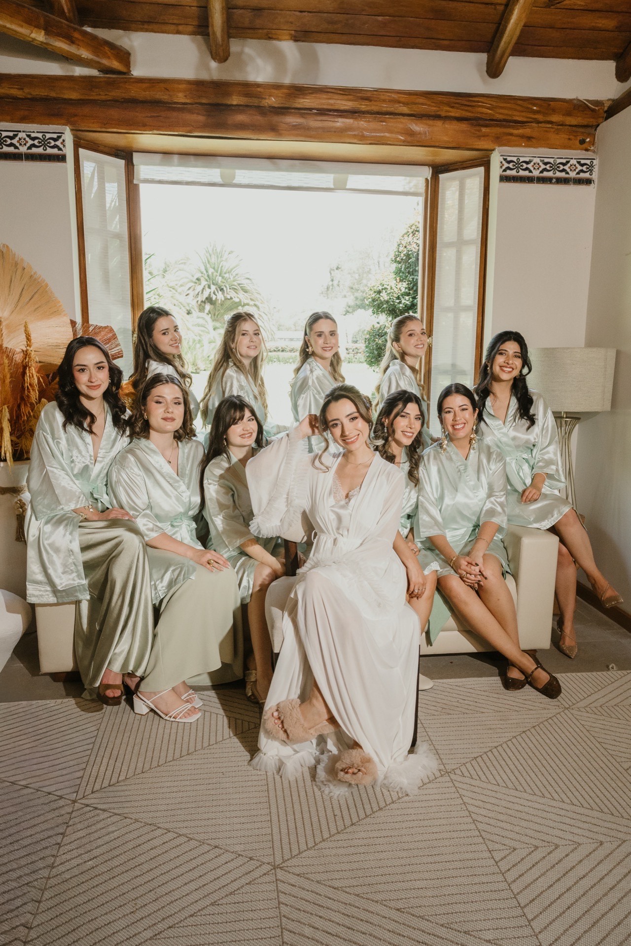 Novia con damas de honor en Villa Pietra