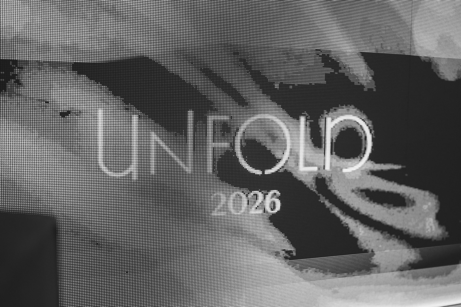 Backdrop de bienvenida UNFOLD 2026 en Villa Pietra
