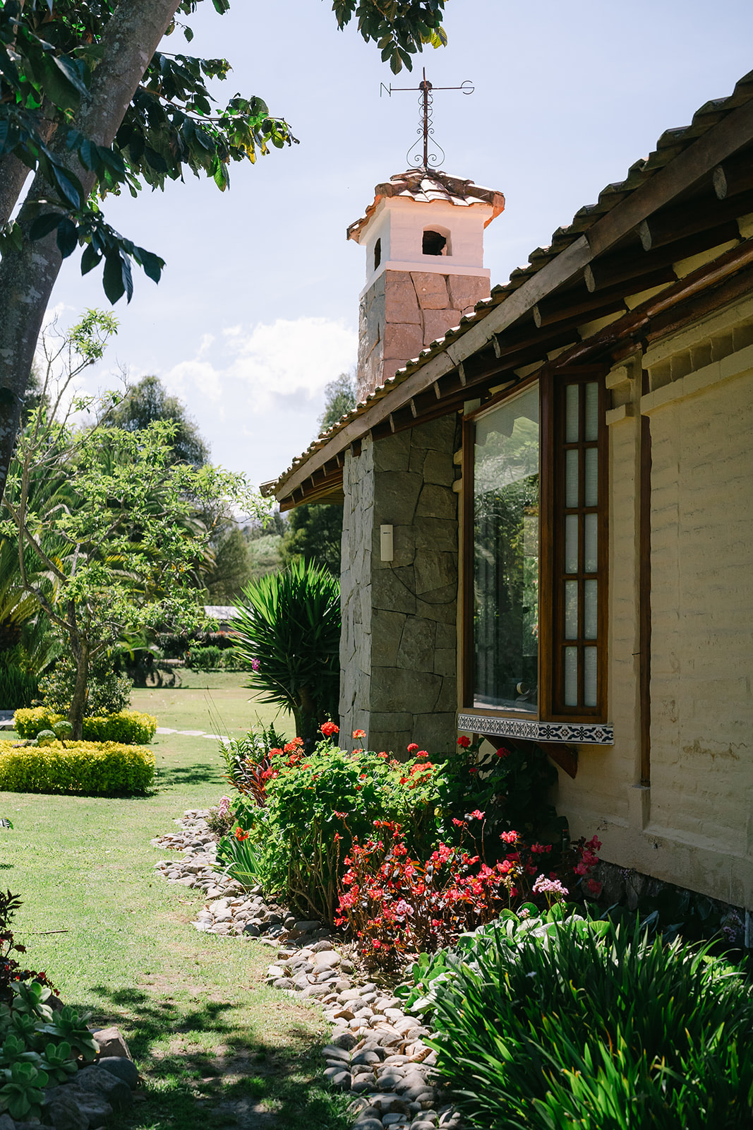 Jardines y fachada de Villa Pietra