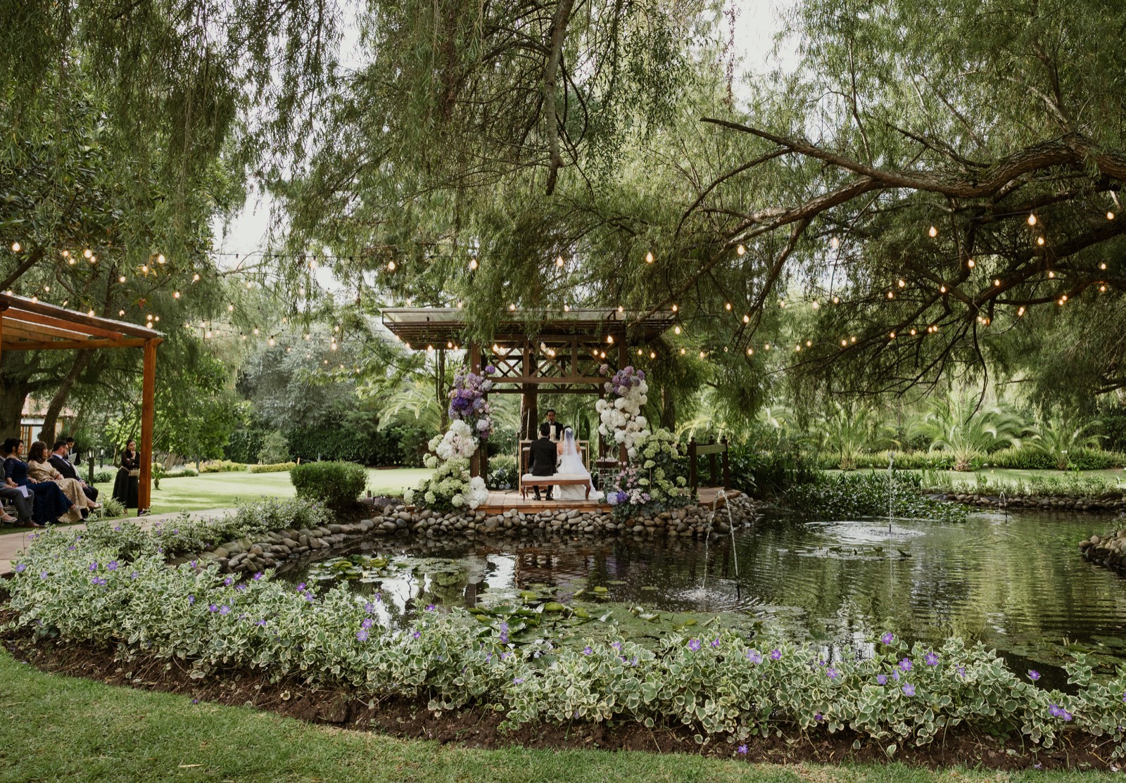 Lago y jardines de Villa Pietra